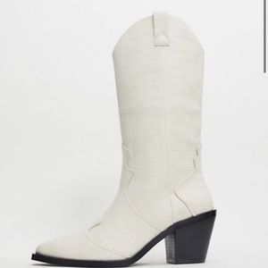 ISO Stradivarius knee high western boot in white